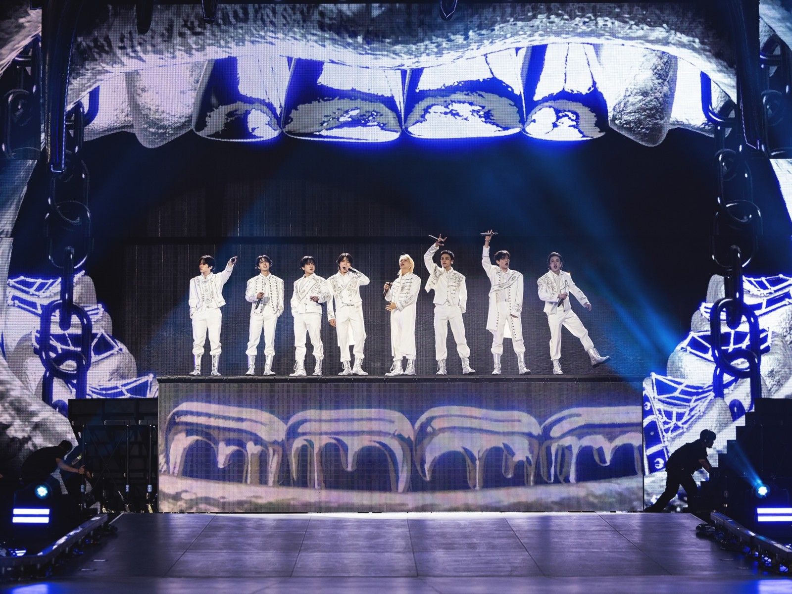 Stray Kids: The dominATE Experience